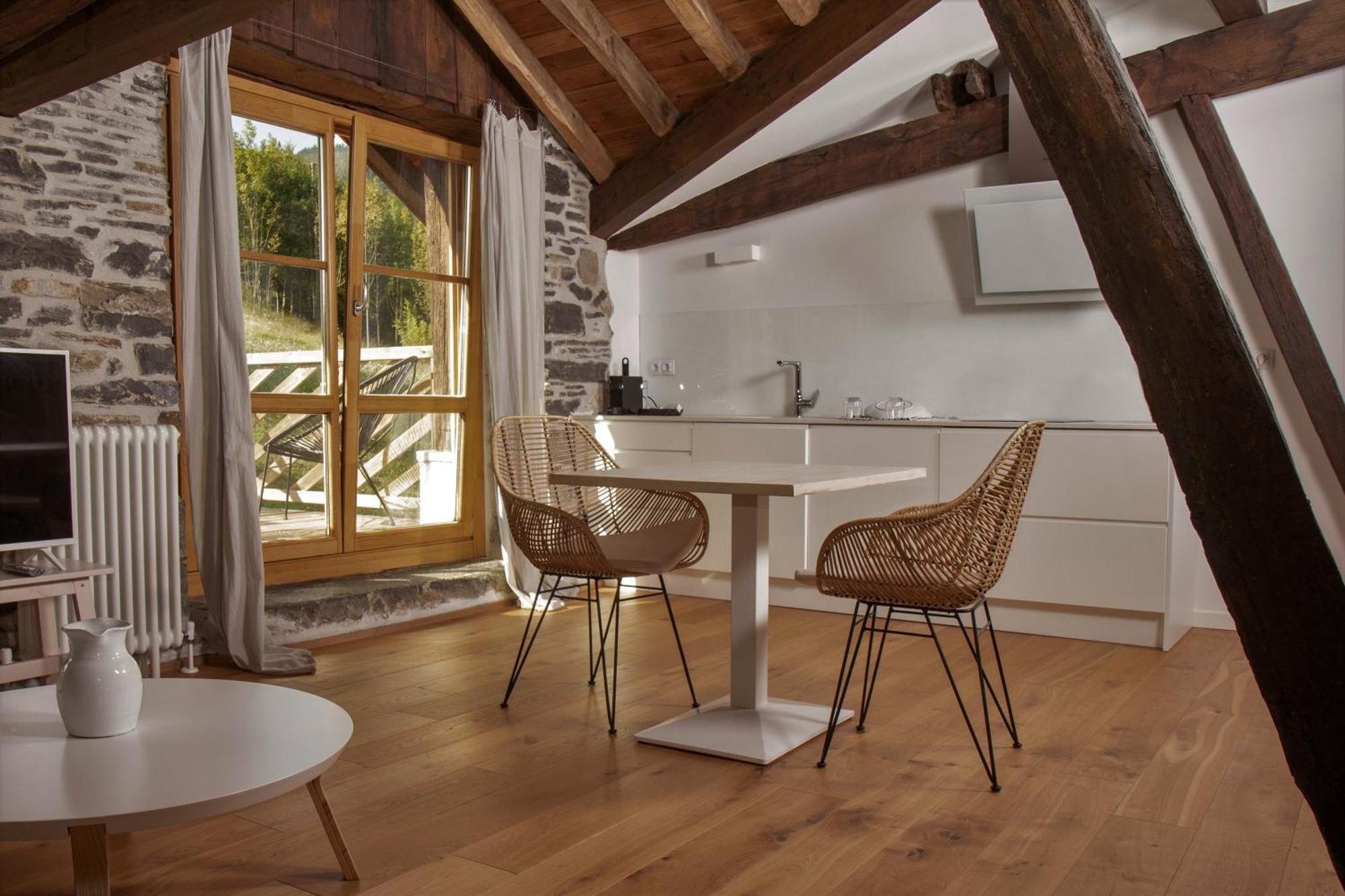 Izal Landetxea Pension Bergara Buitenkant foto