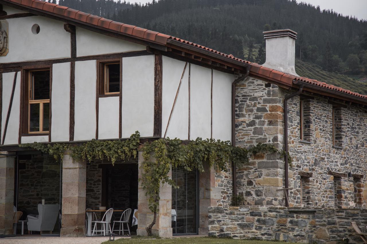 Izal Landetxea Pension Bergara Buitenkant foto